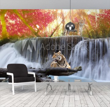 Bild på Tiger in the waterwall
